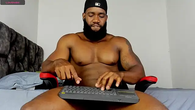 Snapshot of james_musclebbc chatting on May 2026 01:17:02 PM james musclebbc online show from May 2026 01:17:02 PM