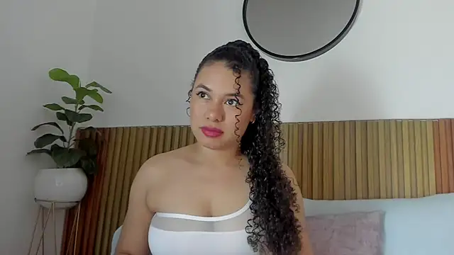 angie leonn online show from September 2025 12:07:01 PM