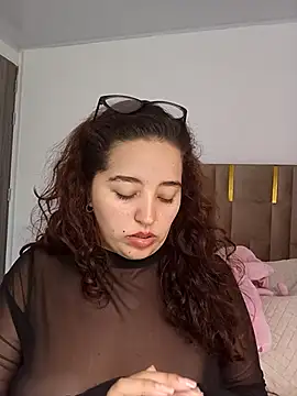 LoanaSantos online show from April 2026 10:25:02 PM