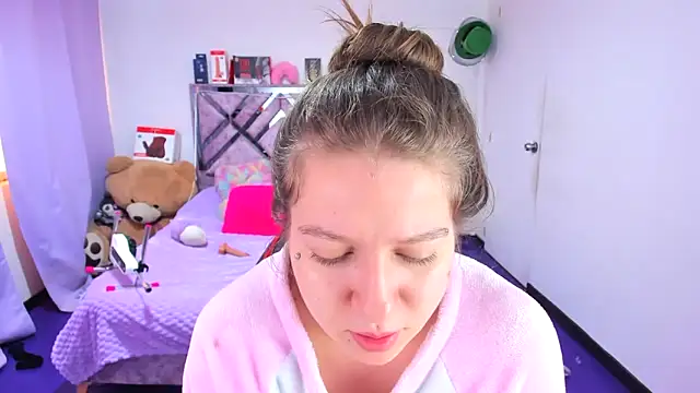 Luna Analya online show from April 2026 03:27:02 PM