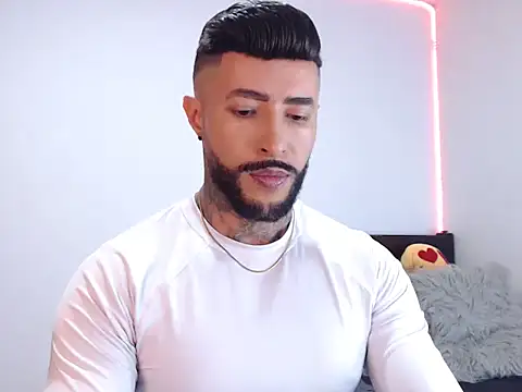 andrea de lucaa online show from September 2025 12:10:02 AM