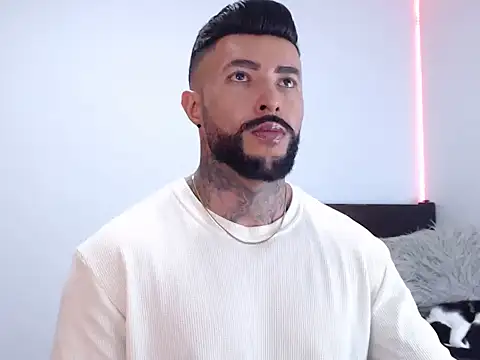 andrea de lucaa online show from September 2025 02:24:01 AM