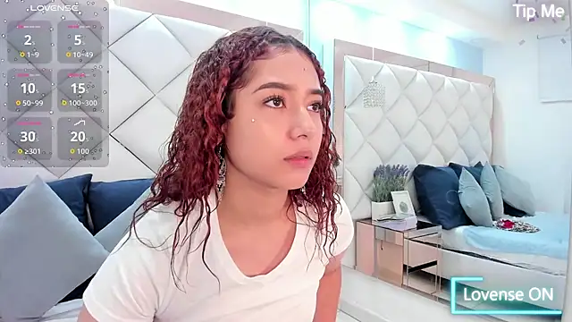 Snapshot of megannherrera chatting on February 2026 01:30:02 PM megannherrera online show from February 2026 01:30:02 PM