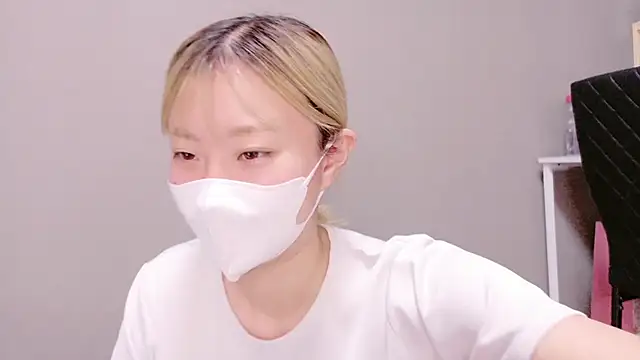 Nana  ch online show from October 2025 04:02:02 AM