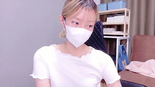 Nana  ch online show from October 2025 11:01:01 AM