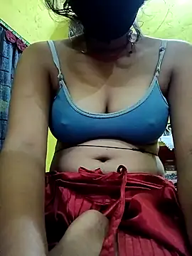 Snapshot of Komal-741 chatting on October 2025 06:58:02 PM Komal-741 online show from October 2025 06:58:02 PM