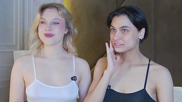 VioletAsh online show from December 2025 04:50:01 AM