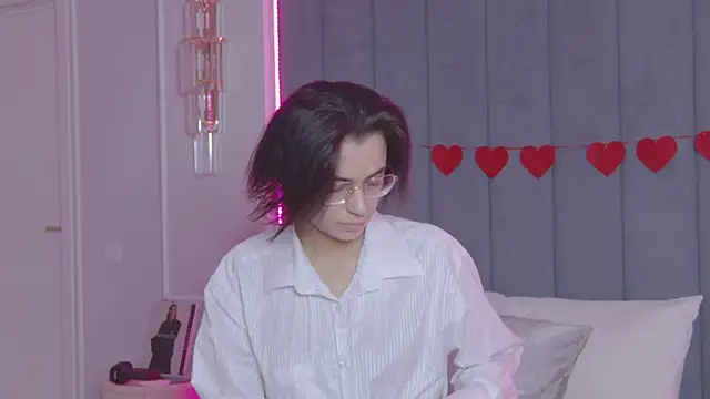 VioletAsh online show from March 2026 04:27:01 AM