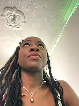 Snapshot of Astergray21 chatting on November 2025 01:10:02 PM Astergray21 online show from November 2025 01:10:02 PM