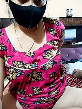 Priyanka Pal online show from November 2025 03:45:01 PM