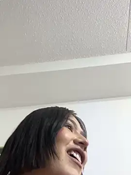 Snapshot of Candy_Velvet chatting on December 2025 10:28:01 PM Candy Velvet online show from December 2025 10:28:01 PM