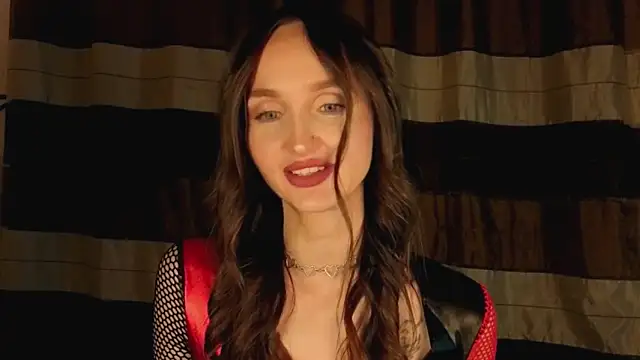 Snapshot of xSweetMissx chatting on September 2025 10:33:02 PM xSweetMissx online show from September 2025 10:33:02 PM