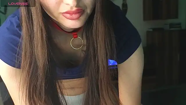 Snapshot of xSweetMissx chatting on November 2025 11:10:02 AM xSweetMissx online show from November 2025 11:10:02 AM