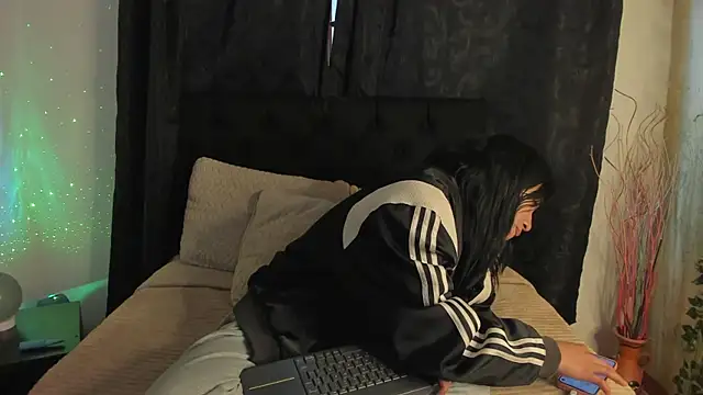 Tiffany Nm online show from November 2025 01:10:02 PM