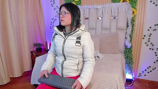 Jade Nmm online show from November 2025 12:59:03 PM