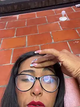 Snapshot of Emma__cumlovee chatting on April 2026 01:41:01 PM Emma cumlovee online show from April 2026 01:41:01 PM