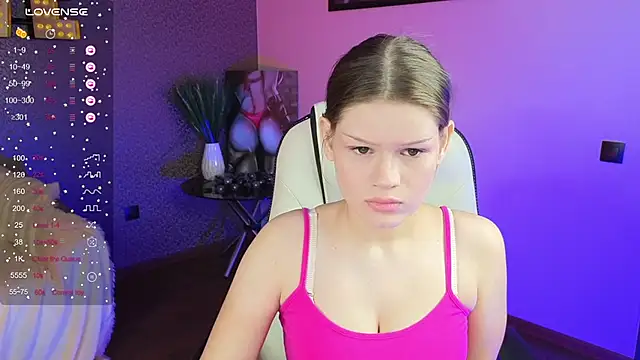 Lunamytrend online show from September 2025 12:05:02 PM