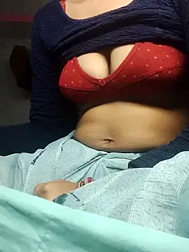 Snapshot of Hut_rotu_cute chatting on November 2025 09:49:02 PM Hut rotu cute online show from November 2025 09:49:02 PM