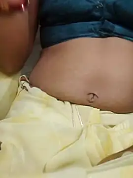 Snapshot of Hut_rotu_cute chatting on February 2026 05:08:01 PM Hut rotu cute online show from February 2026 05:08:01 PM