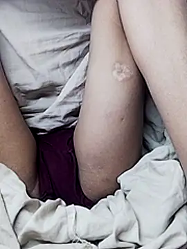 Snapshot of Hut_rotu_cute chatting on February 2026 03:19:02 PM Hut rotu cute online show from February 2026 03:19:02 PM