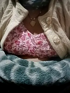 Snapshot of CUTGIRL76 chatting on December 2025 09:44:01 PM CUTGIRL76 online show from December 2025 09:44:01 PM