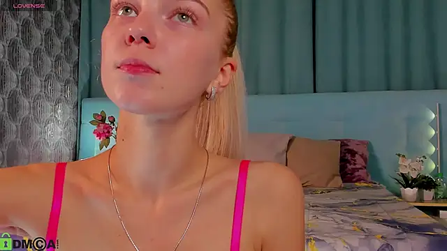 Snapshot of Aurora_Bennet chatting on September 2025 12:43:02 AM Aurora Bennet online show from September 2025 12:43:02 AM