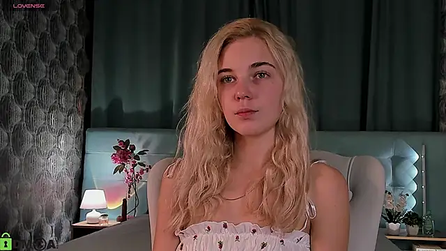 Snapshot of Aurora_Bennet chatting on September 2025 12:03:01 AM Aurora Bennet online show from September 2025 12:03:01 AM