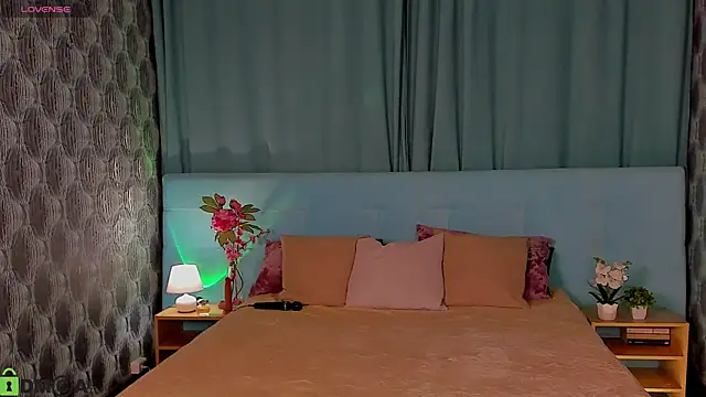 Snapshot of Aurora_Bennet chatting on October 2025 12:18:02 AM Aurora Bennet online show from October 2025 12:18:02 AM