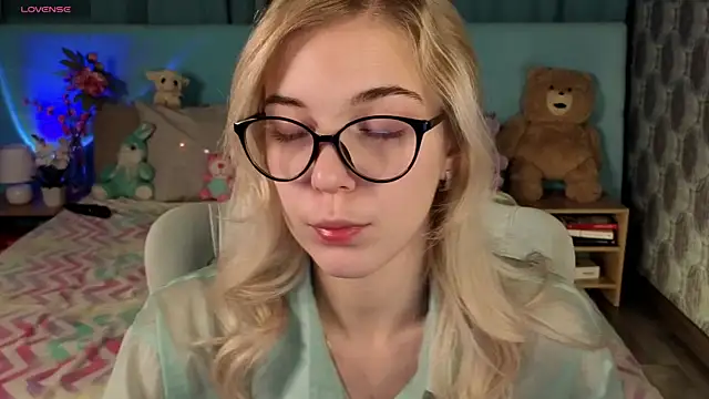 Snapshot of Aurora_Bennet chatting on November 2025 12:38:02 AM Aurora Bennet online show from November 2025 12:38:02 AM