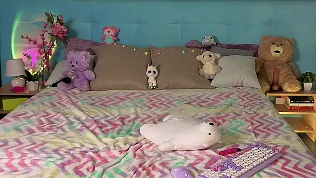 Snapshot of Aurora_Bennet chatting on November 2025 11:07:02 PM Aurora Bennet online show from November 2025 11:07:02 PM