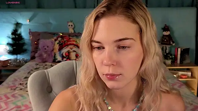 Snapshot of Aurora_Bennet chatting on December 2025 01:00:01 AM Aurora Bennet online show from December 2025 01:00:01 AM