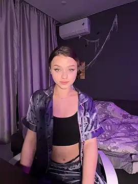 Snapshot of VelvetRush_ chatting on October 2025 04:30:02 PM VelvetRush online show from October 2025 04:30:02 PM