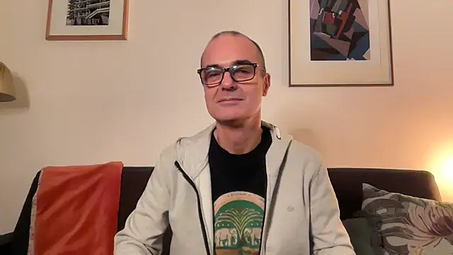 Snapshot of Milkywaymen chatting on November 2025 04:29:02 PM Milkywaymen online show from November 2025 04:29:02 PM