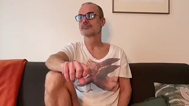 Snapshot of Milkywaymen chatting on December 2025 12:25:02 PM Milkywaymen online show from December 2025 12:25:02 PM