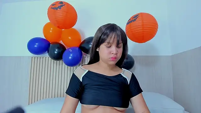 Snapshot of alena_brown_ chatting on November 2025 01:29:01 AM alena brown online show from November 2025 01:29:01 AM