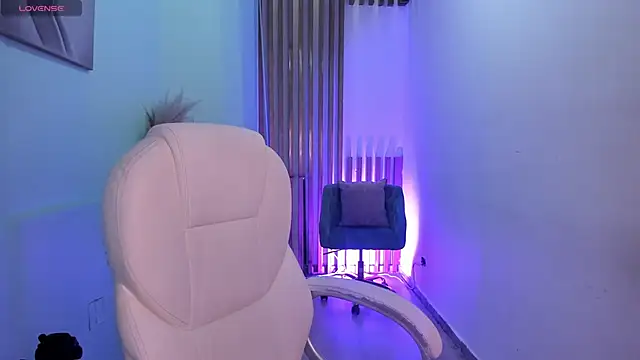 Snapshot of PauliinaBelle_ chatting on January 2026 01:27:02 PM PauliinaBelle online show from January 2026 01:27:02 PM