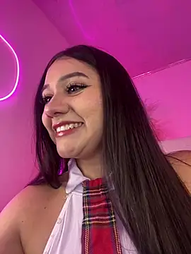 Zoe Serrat online show from July 2026 09:39:02 PM
