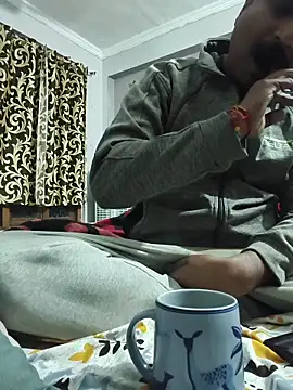 Snapshot of vardh033 chatting on November 2025 04:35:01 PM vardh033 online show from November 2025 04:35:01 PM