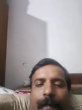 Snapshot of vardh033 chatting on November 2025 06:17:01 PM vardh033 online show from November 2025 06:17:01 PM