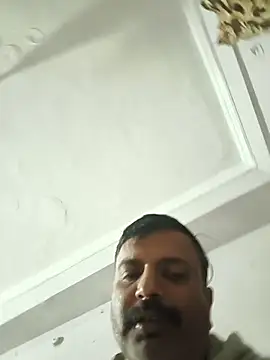 Snapshot of vardh033 chatting on November 2025 02:10:01 PM vardh033 online show from November 2025 02:10:01 PM