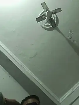 Snapshot of vardh033 chatting on December 2025 05:22:02 PM vardh033 online show from December 2025 05:22:02 PM