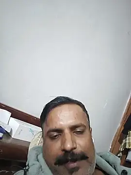 Snapshot of vardh033 chatting on December 2025 04:23:02 PM vardh033 online show from December 2025 04:23:02 PM