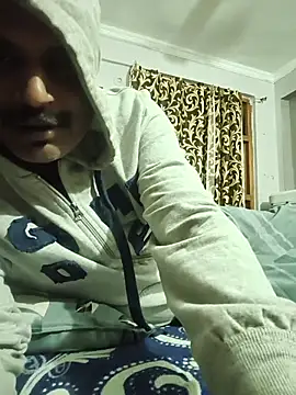 Snapshot of vardh033 chatting on January 2026 06:42:02 PM vardh033 online show from January 2026 06:42:02 PM