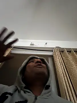 Snapshot of vardh033 chatting on March 2026 02:09:02 PM vardh033 online show from March 2026 02:09:02 PM