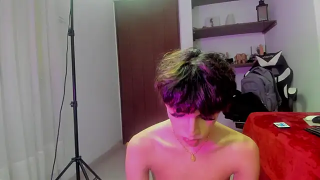 lightboy0 online show from September 2025 04:43:02 PM