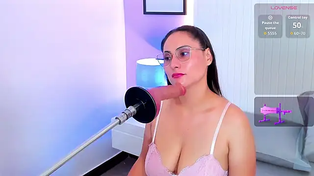 Snapshot of lauren_stone_ chatting on February 2026 07:10:01 PM lauren stone online show from February 2026 07:10:01 PM