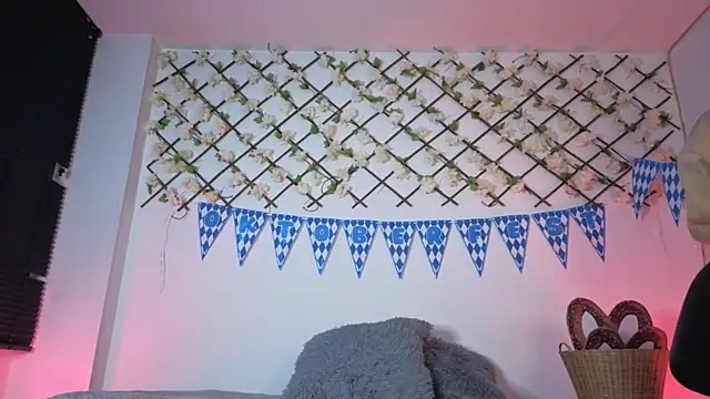 MiaCollinssx online show from September 2025 02:00:02 PM