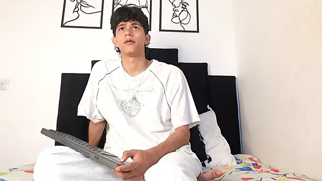 Snapshot of alexmark_ chatting on February 2026 01:38:01 PM alexmark online show from February 2026 01:38:01 PM