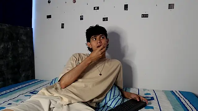 Snapshot of alexmark_ chatting on March 2026 01:55:01 PM alexmark online show from March 2026 01:55:01 PM