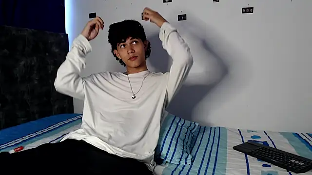 Snapshot of alexmark_ chatting on March 2026 08:10:01 PM alexmark online show from March 2026 08:10:01 PM